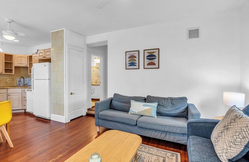 Asbury Park Apartment | Cozy 2BR Guest House - Sleeps 6 - Walk to Asbury Park Beach & Restaurants!