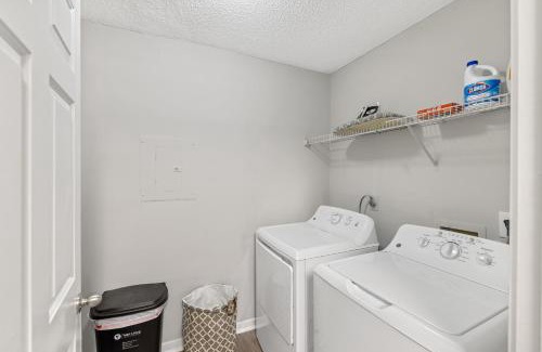 Athens Apartment | Cozy 2BR Home Steps from UGA & Downtown Athens GA