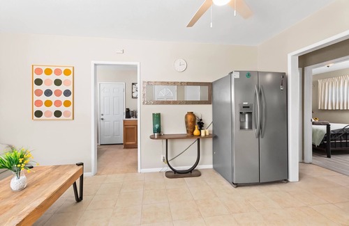 Ontario House | Cozy 2BR Home With Bright Interior Relaxing Patio