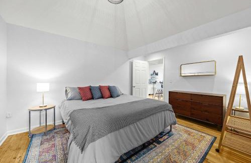 Cherokee Triangle Apartment | Cozy 2BR Near Bourbon Trail + Backyard Access
