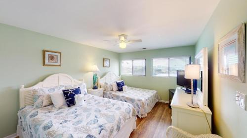 Litchfield by the Sea Villa | Cozy 2BR Villa by Litchfield Beach - Heron Marsh