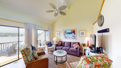 Litchfield by the Sea Villa | Cozy 2BR Villa by Litchfield Beach - Heron Marsh