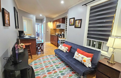 Earlscourt Apartment | Cozy 2nd floor Apartment in awesome Toronto