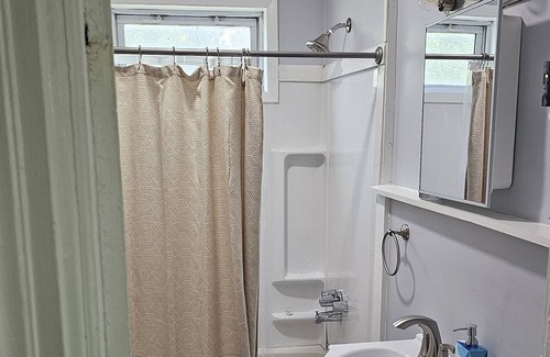 Cohoes Apartment | Cozy 2nd floor apartment with fenced back yard