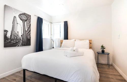 Beverly Hills Apartment | Cozy 2nd-Floor Studio Apartment Just a Block from Beverly Hills & Top LA Attractions
