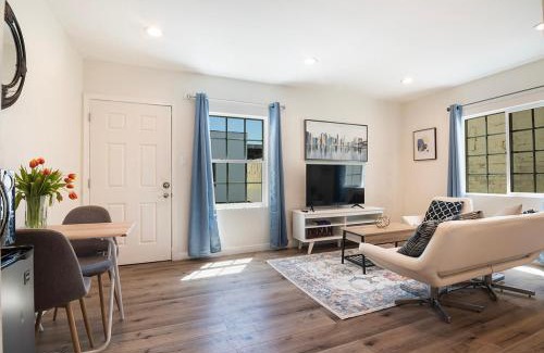 Beverly Hills Apartment | Cozy 2nd-Floor Studio Apartment Just a Block from Beverly Hills & Top LA Attractions