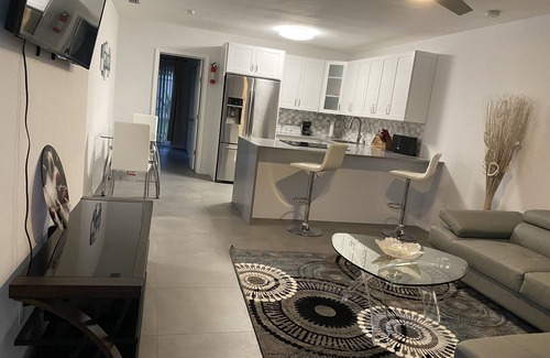 North Lauderdale House | Cozy 3/2 Home Near/HWY/Restaurant/FreeParking