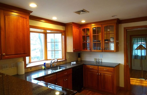 Lexington House | Cozy 3 BDR House in Lexington, MA