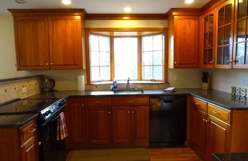 Lexington House | Cozy 3 BDR House in Lexington, MA