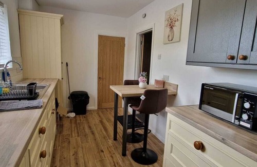 Bristol House | Cozy 3 bed property in Bristol with free parking!