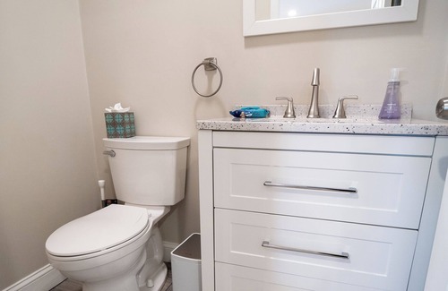 Beverly Apartment | Cozy 3 Bedroom 1.5 Bathroom Apartment