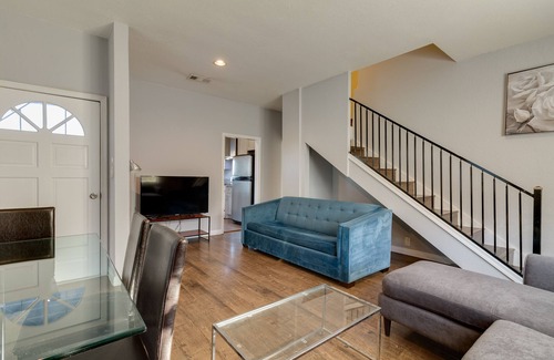 San Fernando Apartment | Cozy 3 bedroom 2 bath apartment in the heart of San Fernando