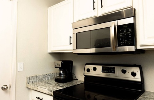 Chandler House | Cozy 3 bedroom 3 bath home in Chandler. Pet Friendly!