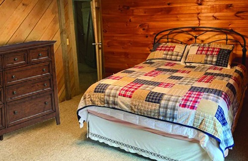 Tazewell Cabin | Cozy 3-bedroom cabin surrounded by nature