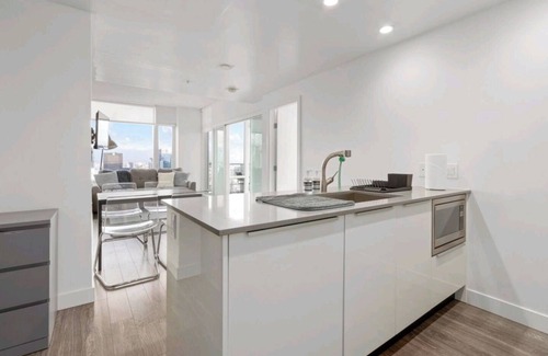 Kitchener Condo | Cozy 3-bedroom condo with WiFi, fitness room in welcoming Kitchener