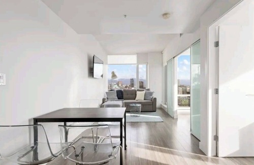 Kitchener Condo | Cozy 3-bedroom condo with WiFi, fitness room in welcoming Kitchener