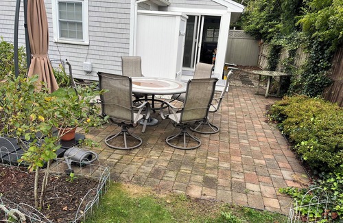 Falmouth Condo | Cozy 3-bedroom condo with AC and WiFi in lovely Falmouth, walk to Sound beach.
