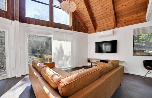 Glencoe Cabin | Cozy 3 Bedroom Getaway Mountain A-Frame Cabin