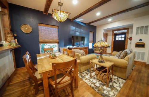 Delta House | Cozy 3-Bedroom Grand Chalet