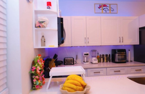 Aurora House | Cozy 3-Bedroom Home, 3 Min to Aurora’s Gaylord, 10 Min to Denver Airport!
