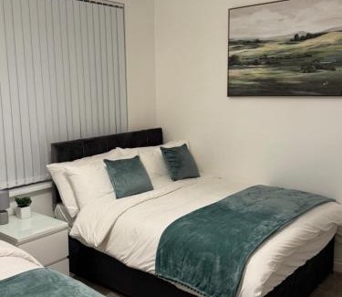 Smethwick House | Cozy 3-Bedroom Home Perfect for Work & Leisure