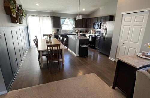 Ellettsville House | Cozy 3 Bedroom Home - 10 min from IU's campus & downtown Bloomington