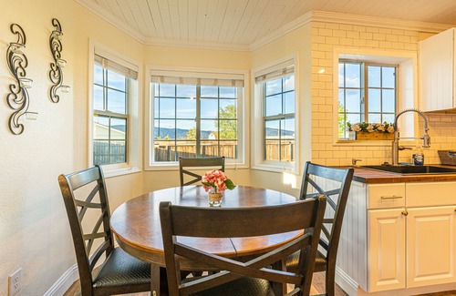 Golden Hills House | Cozy 3 Bedroom Home