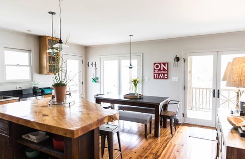 Boone House | Cozy 3 bedroom house with hot tub in Blowing Rock walking distance to ski slope