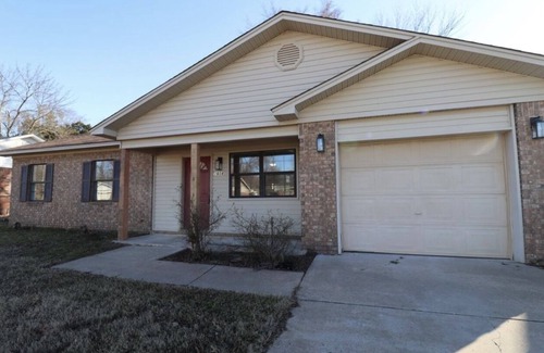 Russellville House | Cozy 3-bedroom house in quaint Russellville with AC, WiFi