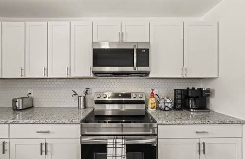 Sylvan Hills House | Cozy 3 Bedroom House by the Airport