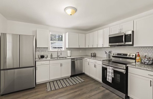 Sylvan Hills House | Cozy 3-Bedroom House by the Airport