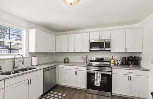 Sylvan Hills House | Cozy 3-Bedroom House by the Airport