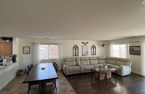 Lancaster House | Cozy 3-bedroom house in tranquil Lancaster with WiFi and AC