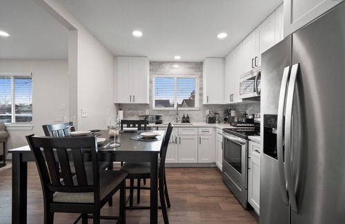 Northglenn House | Cozy 3-bedroom House 15 min from Denver Downtown in Quiet Northglenn.