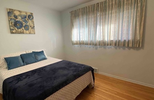 Northeast Edmonton House | Cozy 3 bedroom house with pool table