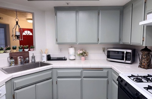 Silver Lakes Country Club Condo | Cozy 3-bedroom Lakefront Condo Helendale