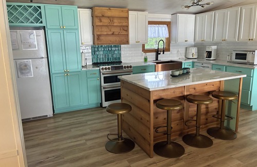 Lakeland House | Cozy 3-bedroom mobile home with WiFi, AC in peaceful Oscar