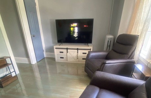 Canarsie Apartment | Cozy 3 bedroom Oasis in Brooklyn