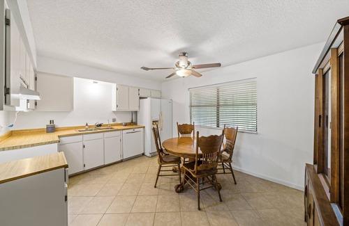 Center Point House | Cozy 3 Bedroom Ranch on Quiet Street Centrally Located in the Hill Country