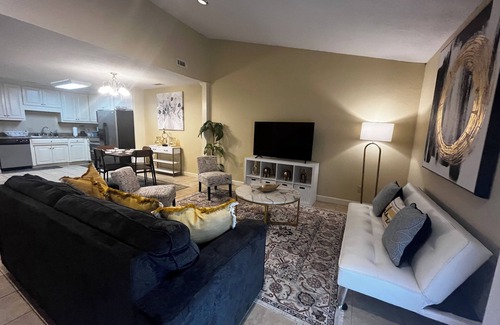 Valdosta House | Cozy 3-bedroom Townhouse in Valdosta w/ameneties
