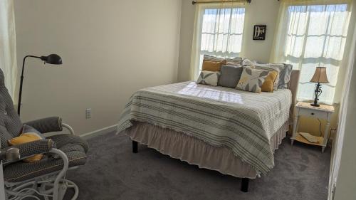 Southeast Raleigh House | Cozy 3 Bedroom townhouse exquisite