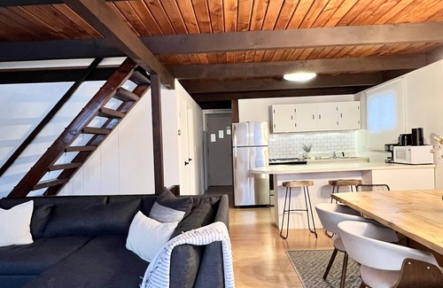 Hensonville Ski Chalet | Cozy 3 bedrooms Chalet, 5 min to Windham skiing with New Hot Tub