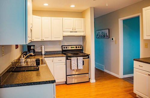 Speed Other | Cozy 3 BR Cottage -All the Amenities- Family Friendly- Queen Bed- 300 acre Farm