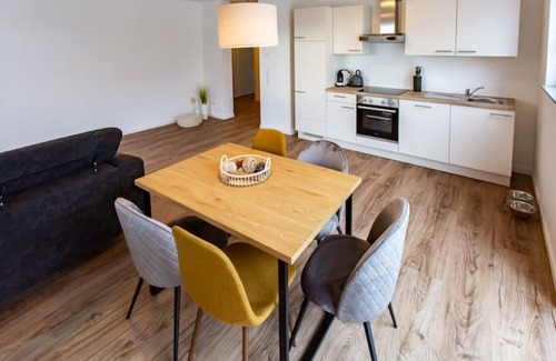 Lahr Apartment | COZY 3-room apartment with balcony *near Europa Park*
