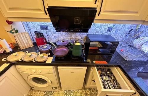 Sultanahmet Apartment | Cozy 3 Room Flat w/2 AC, WiFi, Walk to Blue Mosque