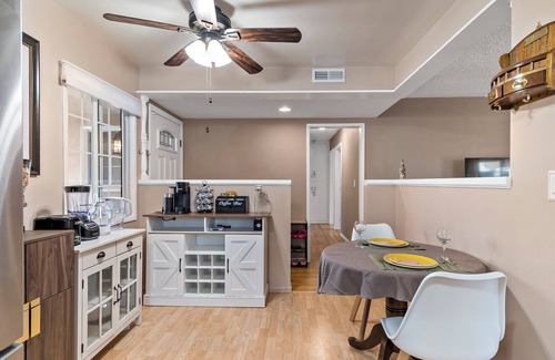 Mayflower Village House | Cozy 3b2b Single house with AC in Monrovia w/backyard patio