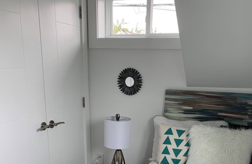 South Cambie House | Cozy 3bdrm lane house near beautiful park & Cambie Village, near Downtown & YVR