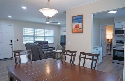 Clearwater House | Cozy 3BR 1BA - Near Top Beaches - Backyard - Parking