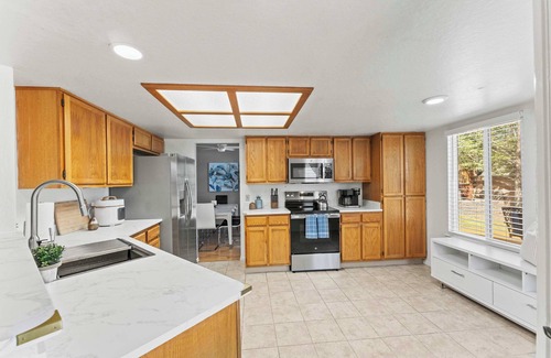 Northwest Reno House | Cozy 3BR Family Home with Patio & BBQ grill, Close to Casinos and Shops