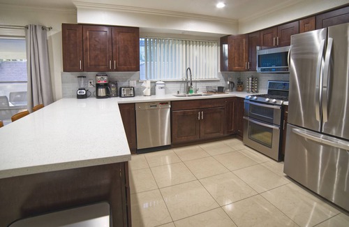 Rainbow Park House | Cozy 3BR home w/ pool